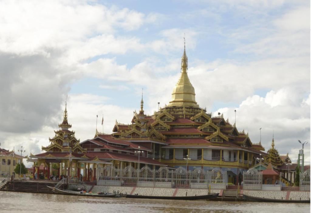 Westay @ The Grand Nyaung Shwe Hotel Exterior photo
