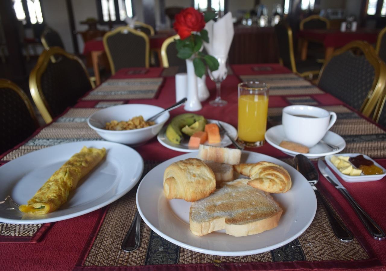 Westay @ The Grand Nyaung Shwe Hotel Exterior photo