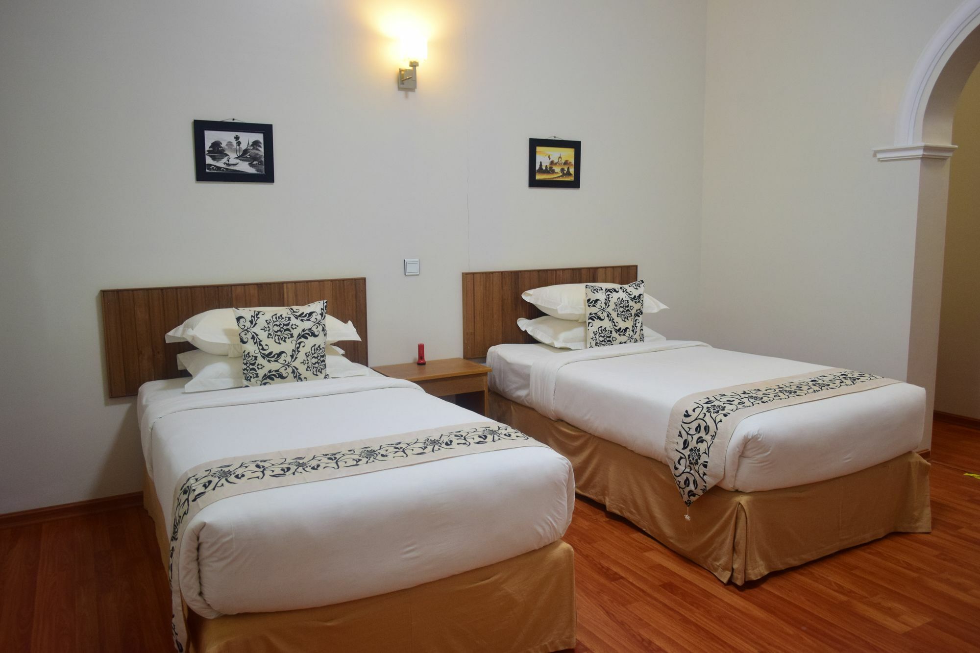 Westay @ The Grand Nyaung Shwe Hotel Exterior photo
