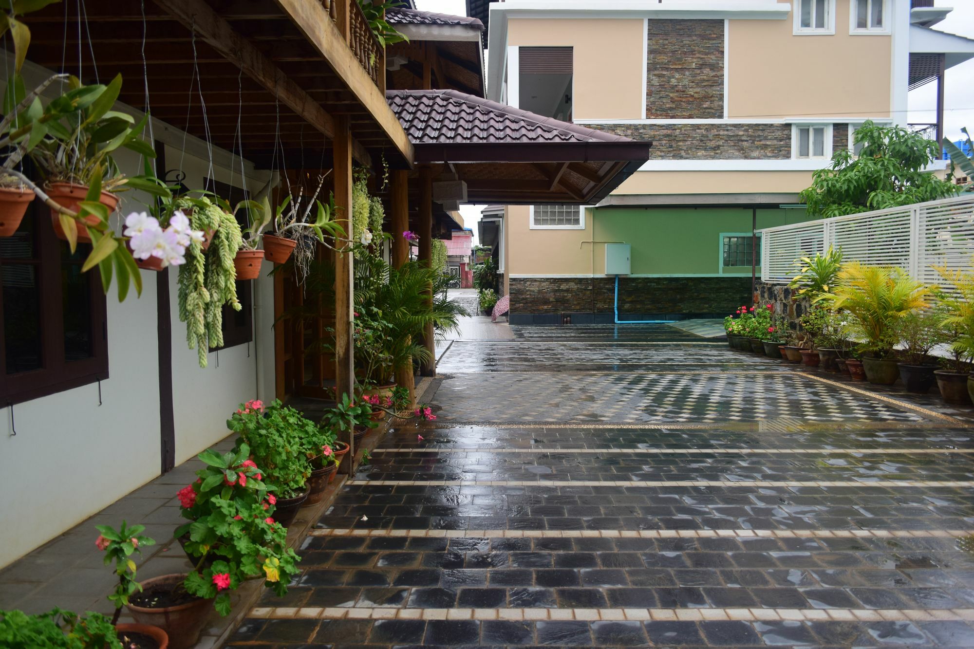 Westay @ The Grand Nyaung Shwe Hotel Exterior photo